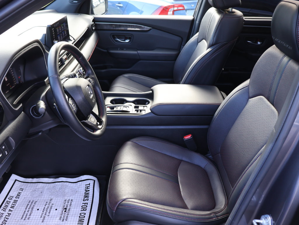 Used 2025 Honda Pilot Black Edition image 38