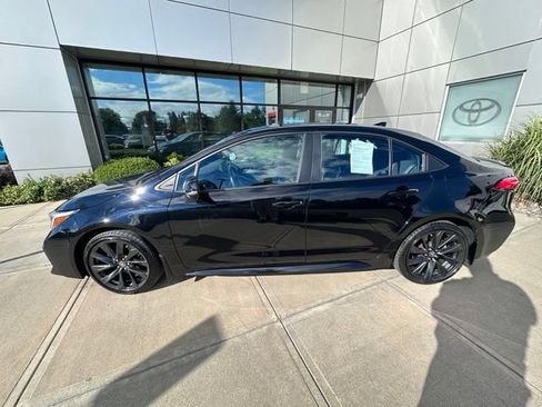 Used 2023 Toyota Corolla SE FWD image 6