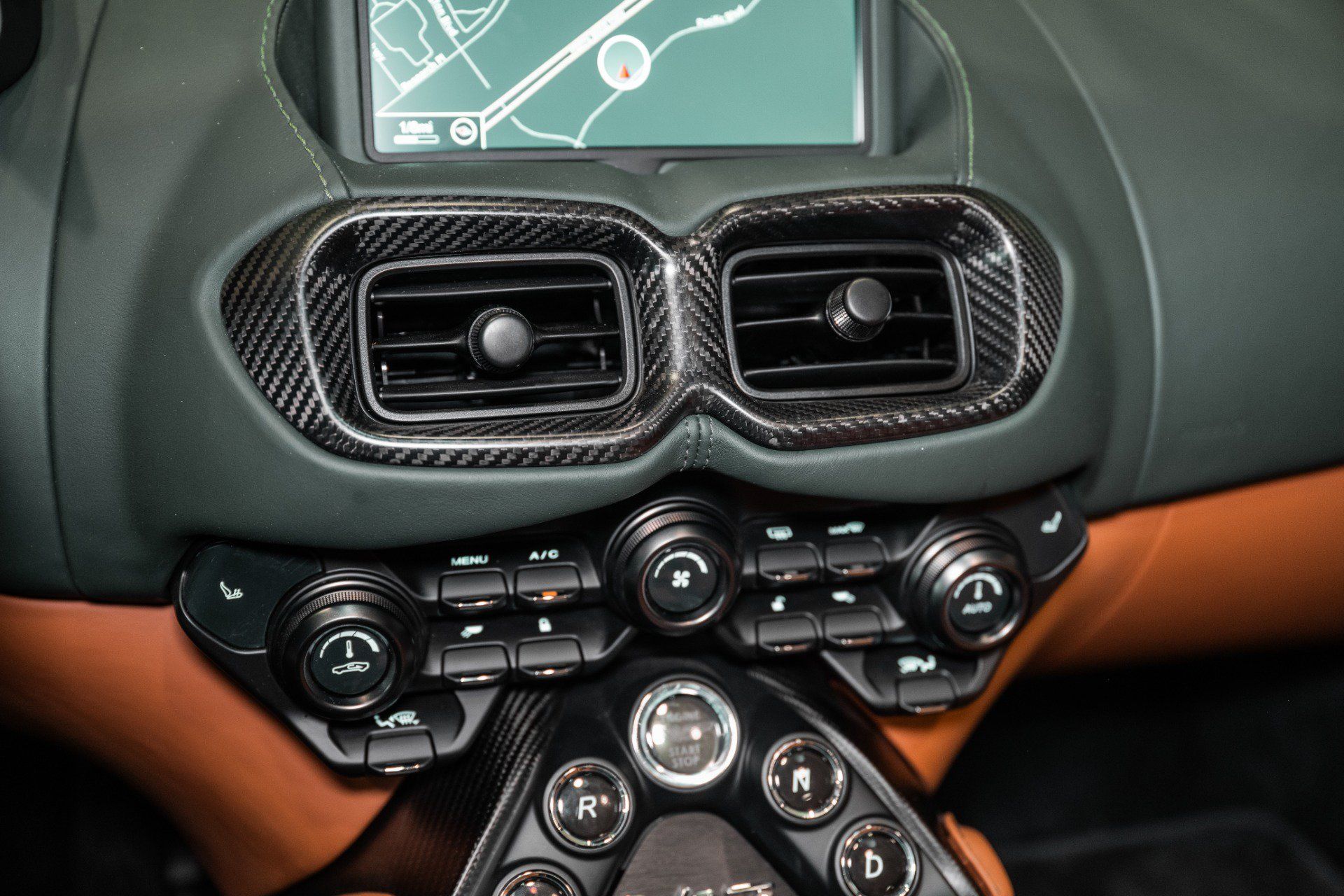 Used 2023 Aston Martin V12 Vantage Roadster RWD image 23