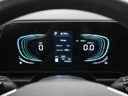 Used 2024 Kia Niro EX w/ EX Cold Weather Package FWD image 23