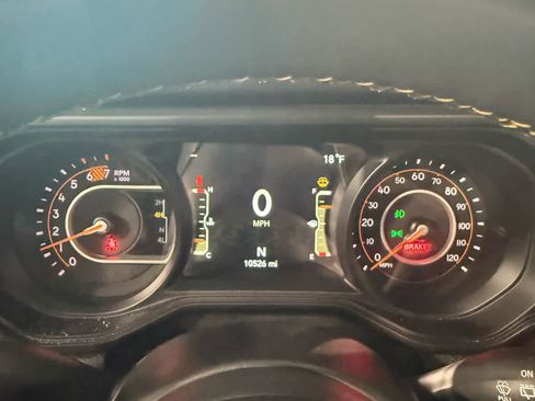 Used 2024 Jeep Wrangler Unlimited Sport image 31