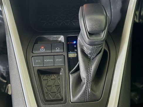 Used 2025 Toyota RAV4 XLE image 21