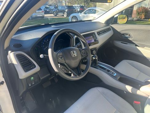 Used 2020 Honda HR-V LX image 10