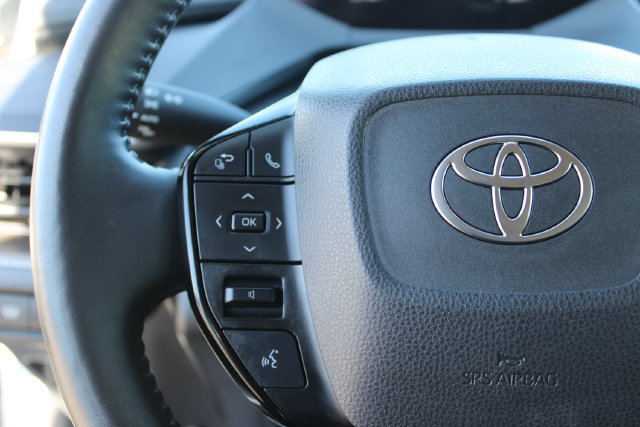 Used 2024 Toyota Prius XLE FWD image 21