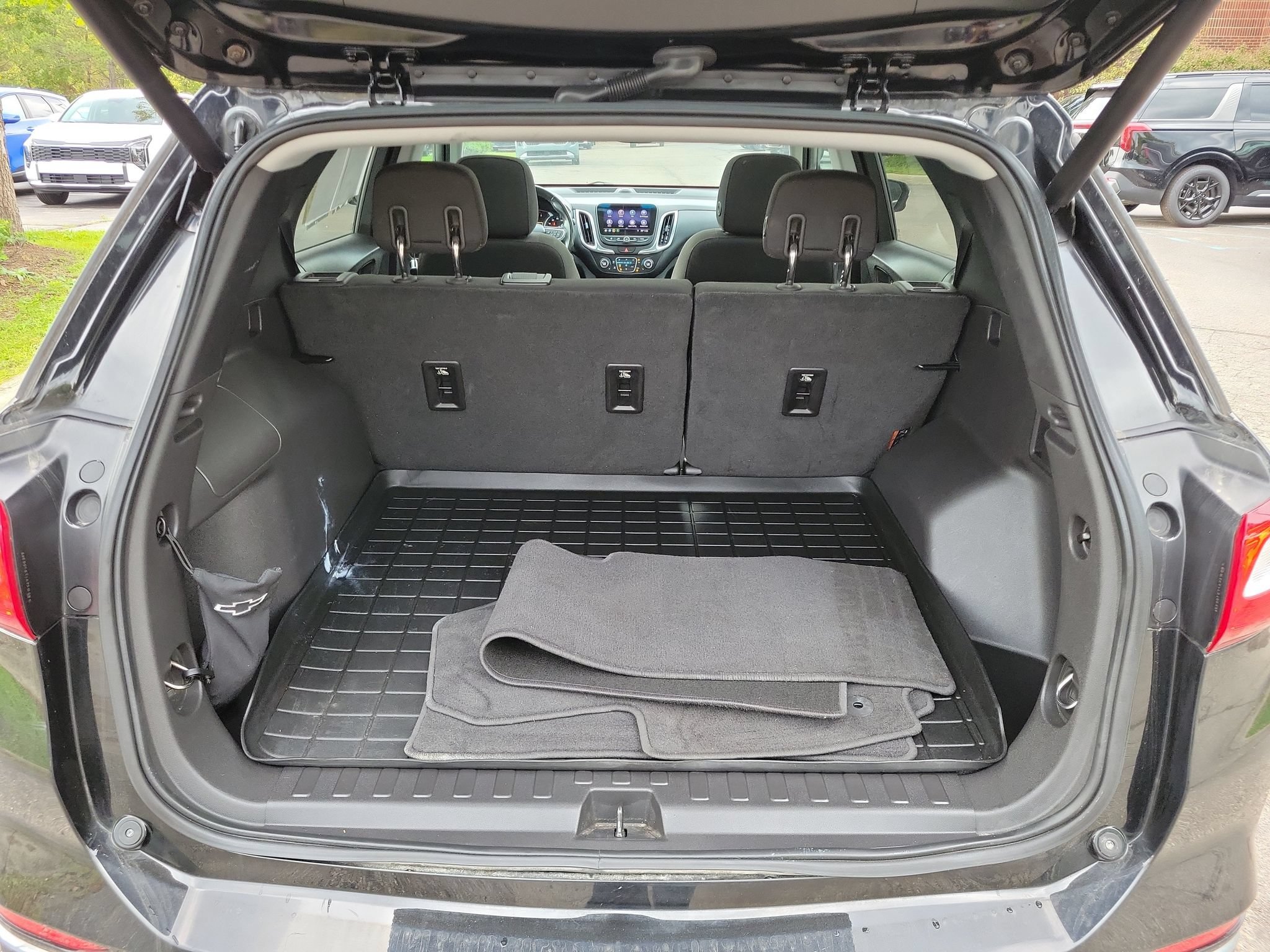 Used 2019 Chevrolet Equinox LT w/ Sun & Navigation Package FWD image 28