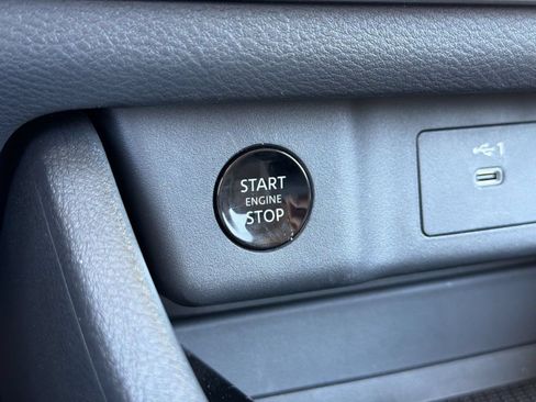 Used 2026 Nissan Rogue SV AWD/4WD image 16