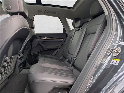 Used 2020 Audi Q5 2.0T Premium Plus w/ Premium Plus Package image 19