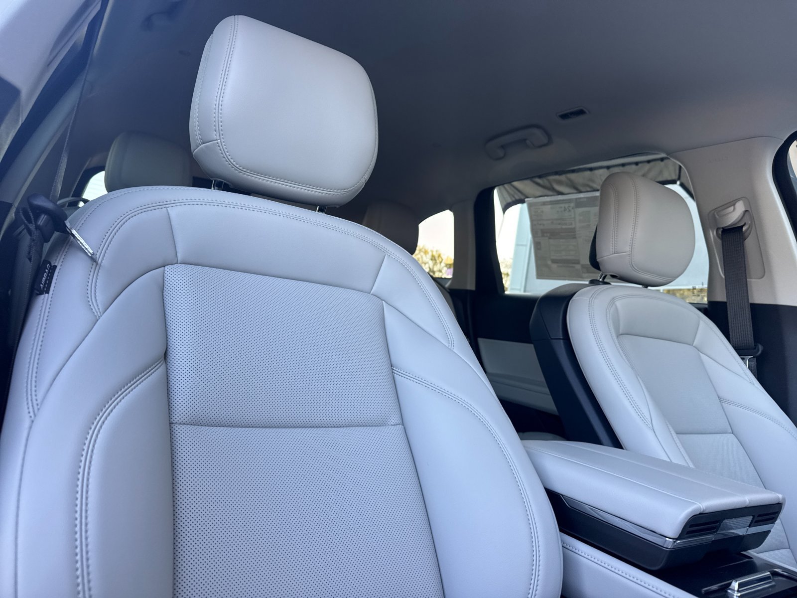 New 2026 Lincoln Nautilus Premier AWD/4WD image 16