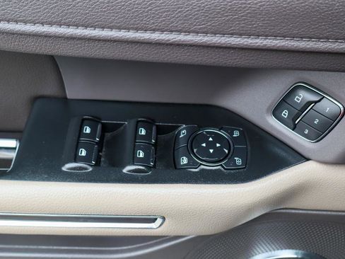 Used 2021 Ford Expedition XLT image 25