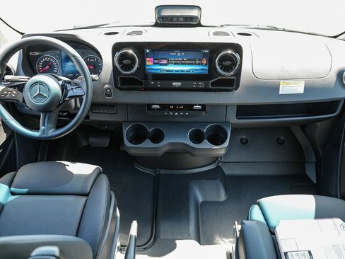 New 2025 Mercedes-Benz Sprinter 2500 image 12