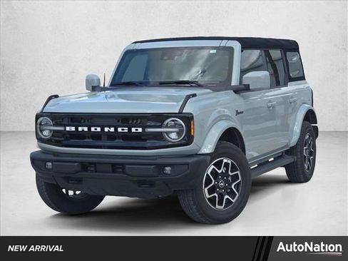 Used 2024 Ford Bronco Outer Banks AWD/4WD image 1