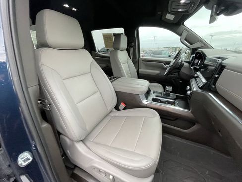 Used 2023 GMC Sierra 1500 SLT w/ SLT Premium Package image 29