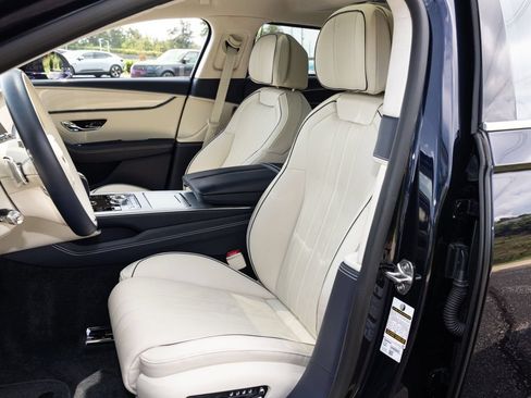 Used 2024 Bentley Flying Spur V8 AWD/4WD image 30
