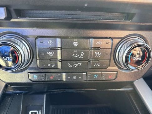 Used 2018 Ford F150 Platinum w/ Equipment Group 701A Luxury image 22