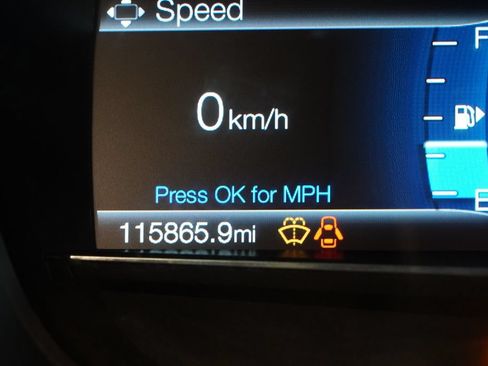 Used 2018 Ford Explorer XLT w/ Equipment Group 202A AWD/4WD image 5