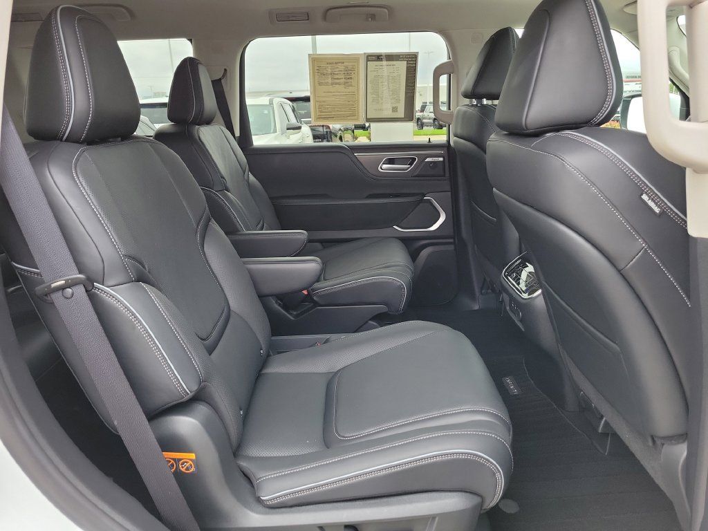 Certified 2026 INFINITI QX80 Luxe w/ Cargo Package AWD/4WD image 30