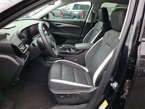 Certified 2025 Buick Envision Sport Touring image 14