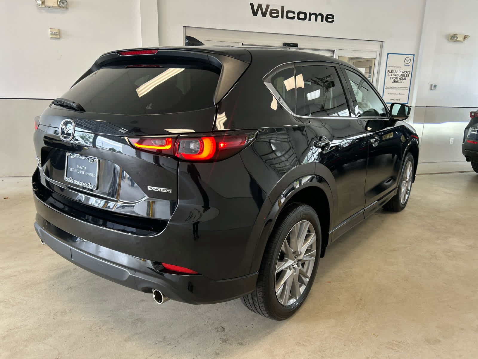 Certified 2024 MAZDA CX-5 AWD 2.5 S w/ Premium Package image 5