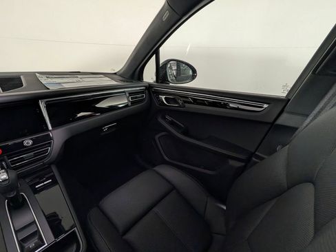 New 2026 Porsche Macan image 23