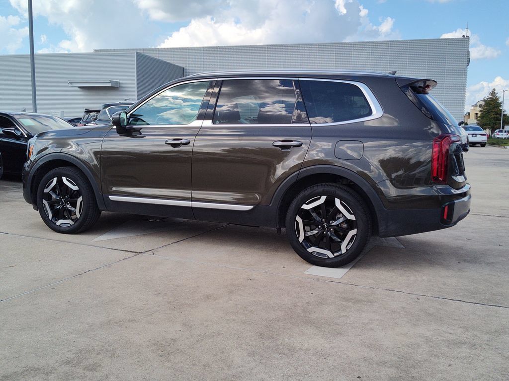 Used 2025 Kia Telluride S AWD/4WD image 5