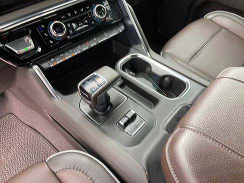 Used 2025 GMC Sierra 1500 Denali w/ Denali Reserve Package AWD/4WD image 17