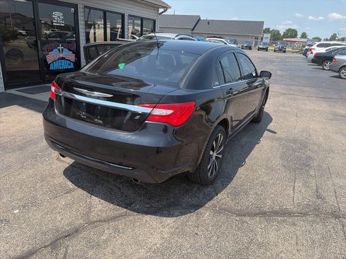 Used 2011 Chrysler 200 S FWD image 2