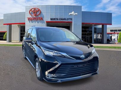 Used 2022 Toyota Sienna XLE