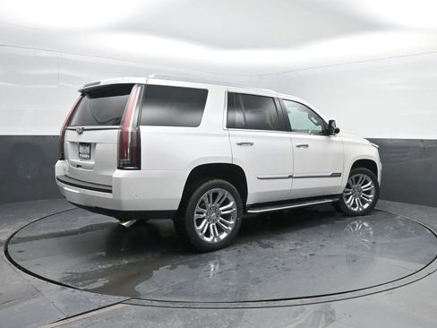 Used 2020 Cadillac Escalade Premium Luxury w/ LPO, Radiant Package image 2