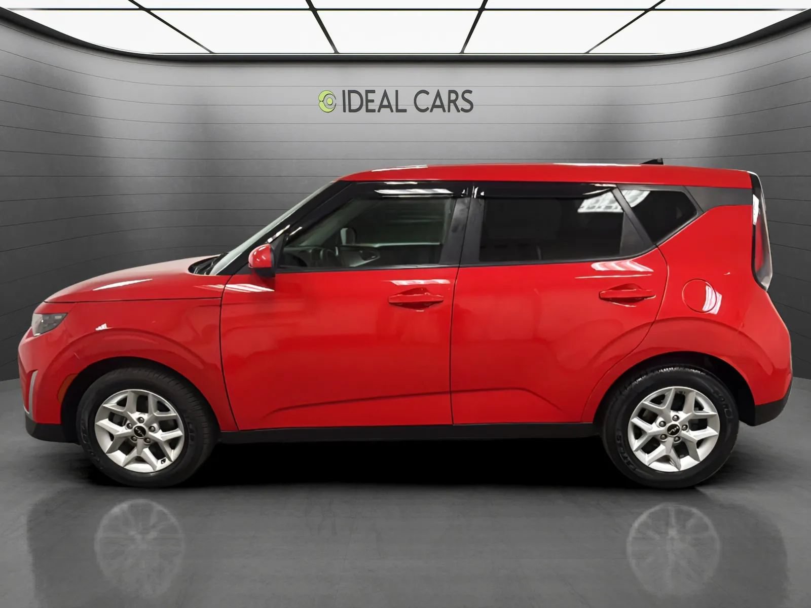 Used 2023 Kia Soul LX w/ Option Group 015 FWD image 8