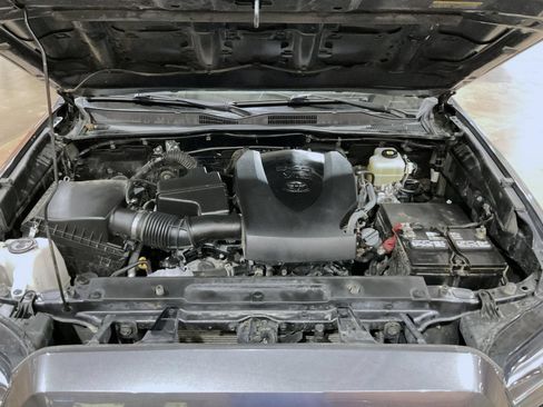 Used 2021 Toyota Tacoma TRD Off-Road AWD/4WD image 24