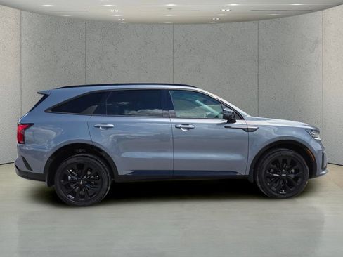 Used 2023 Kia Sorento SX AWD/4WD image 2