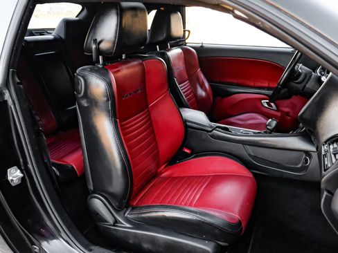 Used 2015 Dodge Challenger R/T Plus image 39