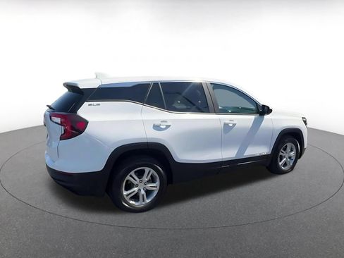 Used 2024 GMC Terrain SLE FWD image 15