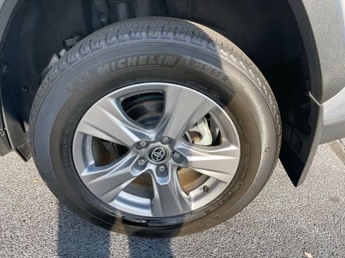 Used 2024 Toyota RAV4 XLE image 43