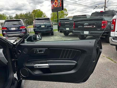 Used 2017 Ford Mustang Premium RWD image 20
