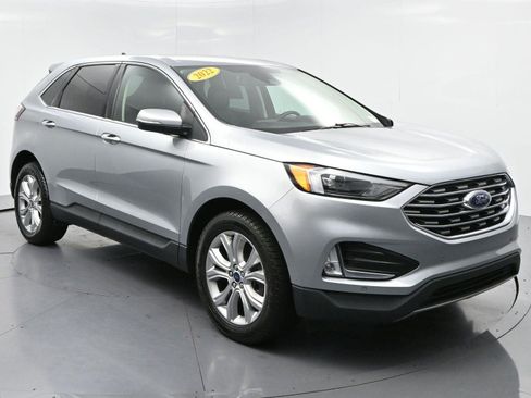 Used 2022 Ford Edge Titanium AWD/4WD image 2
