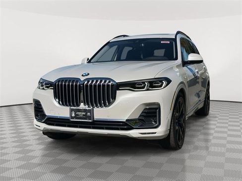 Used 2022 BMW X7 xDrive40i w/ Parking Assistance Package image 3