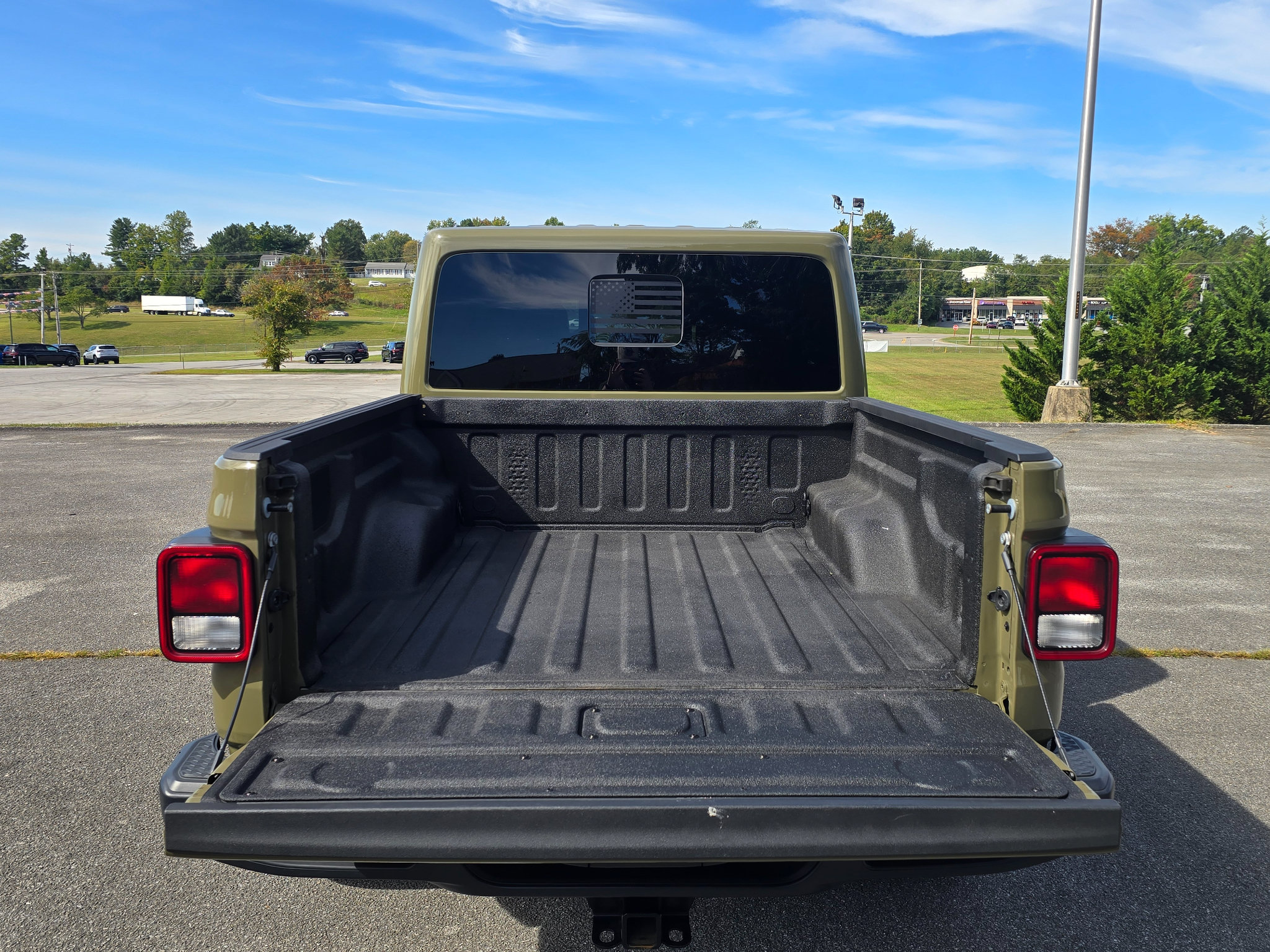 Used 2025 Jeep Gladiator Sport AWD/4WD image 10