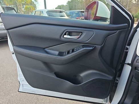 New 2026 Nissan Rogue SV FWD image 31