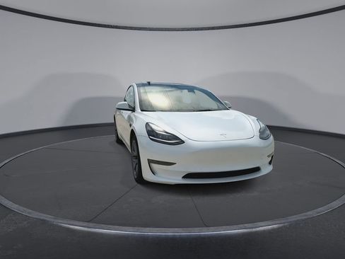 Used 2022 Tesla Model 3 Base image 3
