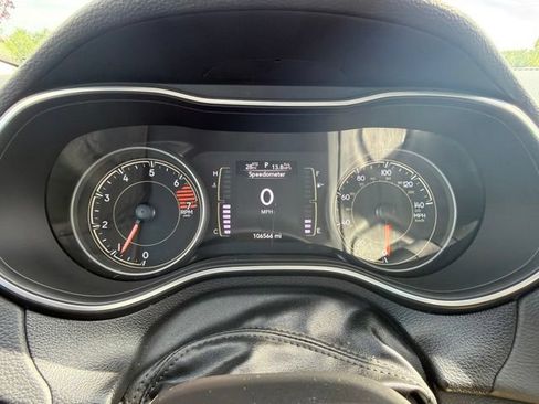 Used 2021 Jeep Cherokee Latitude Plus FWD image 39