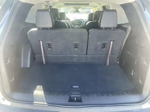 Used 2018 Chevrolet Traverse LT image 11