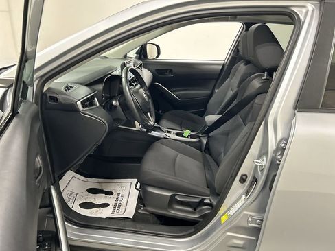 Used 2023 Toyota Corolla Cross LE w/ Moonroof Package image 9