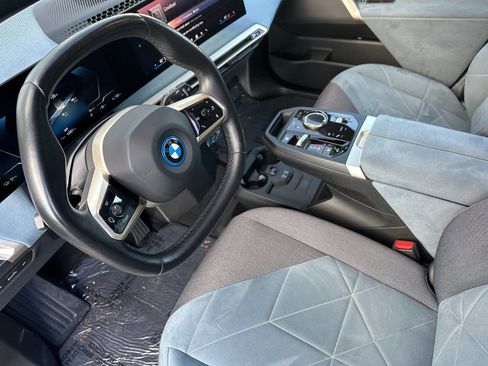 Used 2024 BMW iX xDrive50 image 10