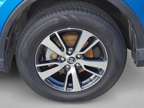 Used 2018 Toyota RAV4 XLE image 22