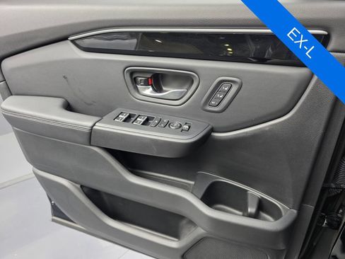 Used 2025 Honda Pilot EX-L image 27