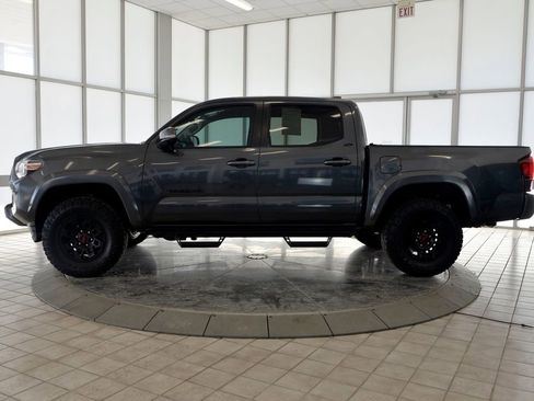 Used 2022 Toyota Tacoma SR5 image 5