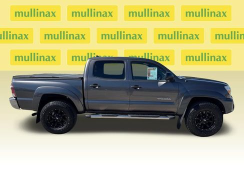 Used 2015 Toyota Tacoma PreRunner w/ SR5 Package RWD image 2