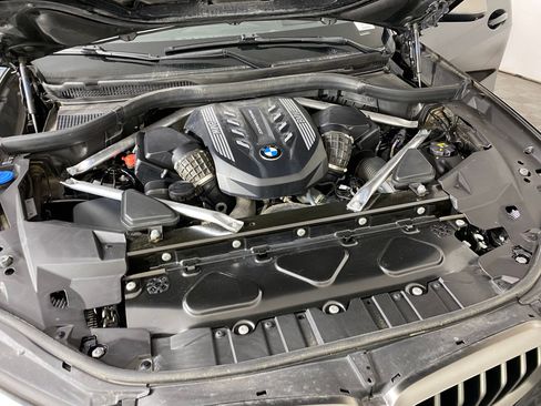 Used 2021 BMW X5 M50i image 32