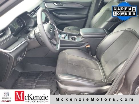 Used 2024 Jeep Grand Cherokee L Altitude RWD image 5